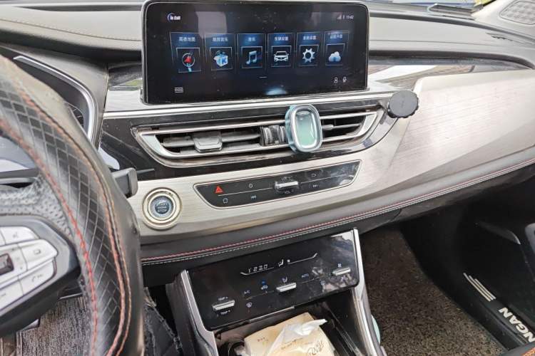 Used CHANGAN CS75 2018 280T Manual Elite Version China V Standard Audio And AC Panel