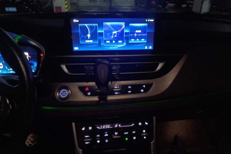 Used CHANGAN CS75 2018 280T Automatic Smart Model China V Standard Audio And AC Panel