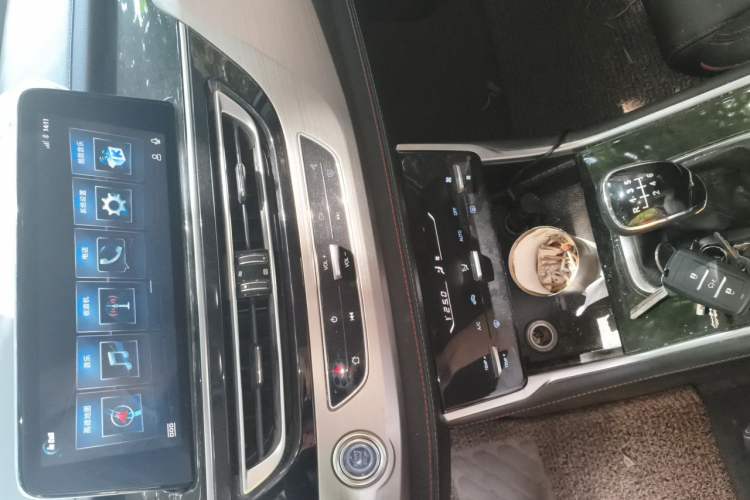 Used CHANGAN CS75 2018 280T Manual Elite Version China V Standard Audio And AC Panel