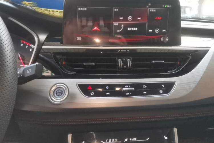 Used CHANGAN CS75 2018 280T Automatic Yazi Model China V Standard Audio And AC Panel