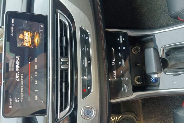 Used CHANGAN CS75 2018 280T Automatic Smart Edition China V-standard Audio And AC Panel