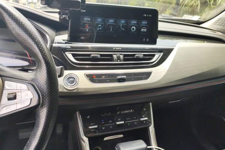Used CHANGAN CS75 2018 280T Automatic Yazi Model China V Standard Audio And AC Panel