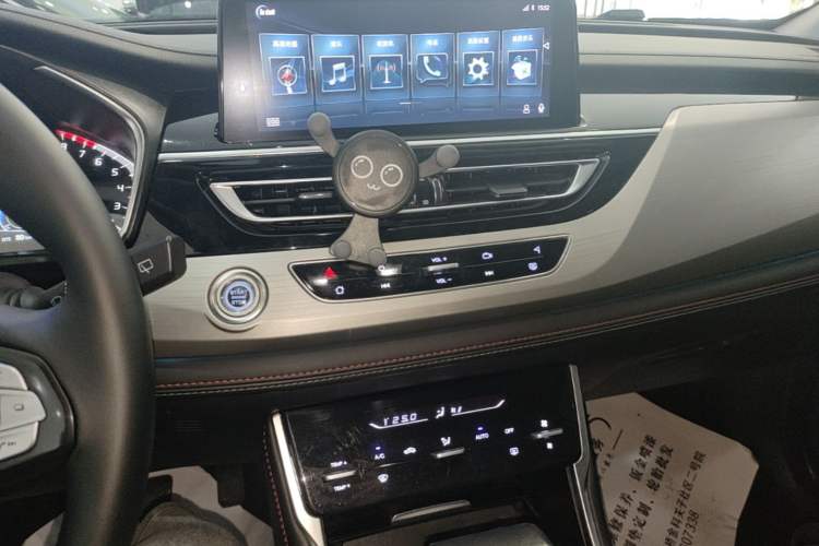 Used CHANGAN CS75 2018 280T Automatic Smart Edition China V-standard Audio And AC Panel
