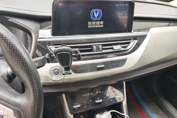 Used CHANGAN CS75 2018 280T Automatic Smart Edition China V-standard Audio And AC Panel