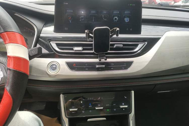 Used CHANGAN CS75 2018 280T Automatic Yazi Model China V Standard Audio And AC Panel