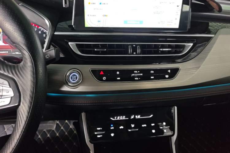 Used CHANGAN CS75 2018 280T Automatic Smart Edition China V-standard Audio And AC Panel