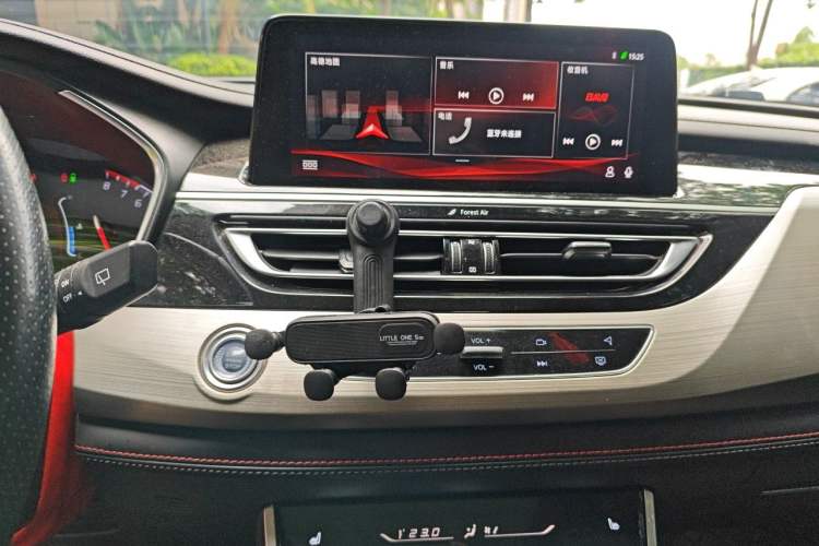 Used CHANGAN CS75 2018 280T Automatic Yazi Model China V Standard Audio And AC Panel