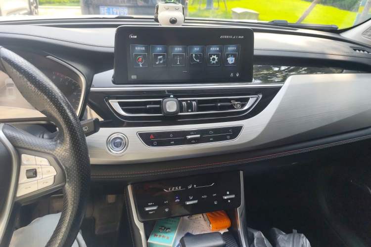 Used CHANGAN CS75 2018 280T Automatic Smart Edition China V-standard Audio And AC Panel