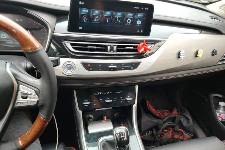 Used CHANGAN CS75 2018 280T Manual Elite Version China V Standard Audio And AC Panel