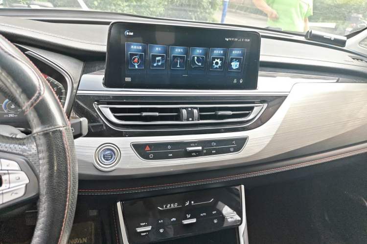 Used CHANGAN CS75 2018 280T Automatic Smart Edition China V-standard Audio And AC Panel