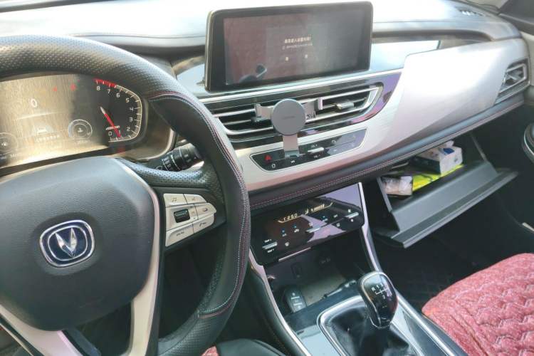 Used CHANGAN CS75 2018 280T Manual Elite Version China V Standard Audio And AC Panel
