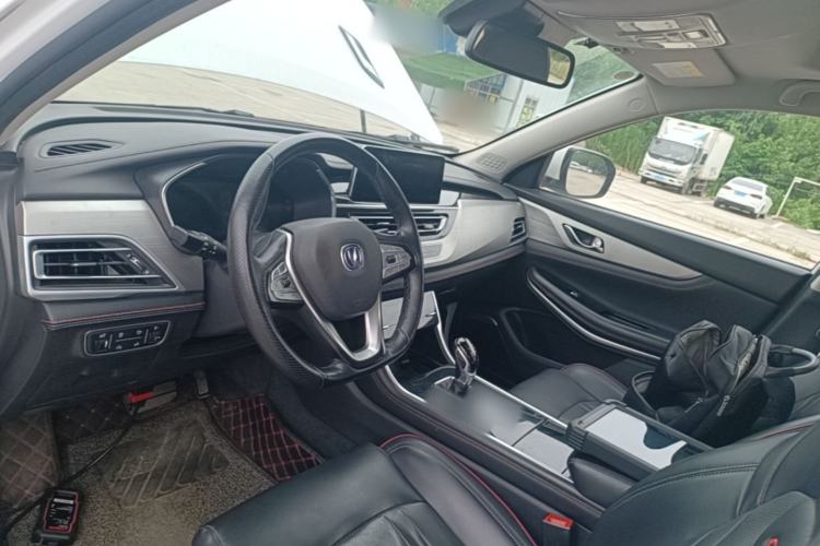 Used CHANGAN CS75 2018 280T Automatic Luxury Edition China V Standard Center Console