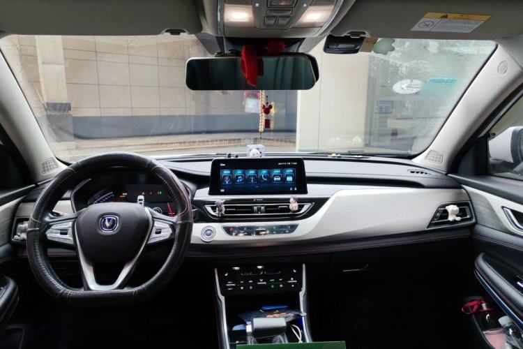 Used CHANGAN CS75 2018 280T Automatic Yazi Model China V Standard Center Console