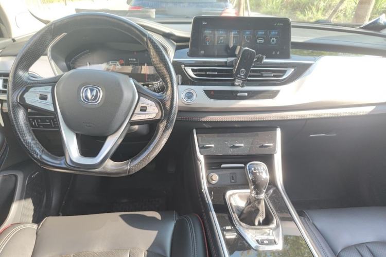 Used CHANGAN CS75 2018 280T Manual Yazi Trim Level China V Standard Center Console