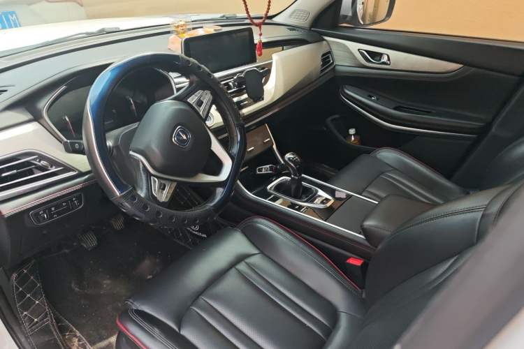 Used CHANGAN CS75 2018 280T Manual Elite Version China V Standard Center Console