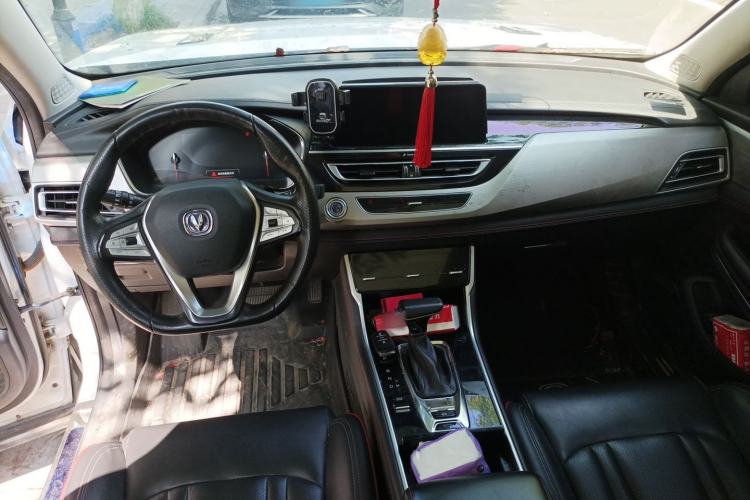 Used CHANGAN CS75 2018 280T Automatic Yazi Model China V Standard Center Console