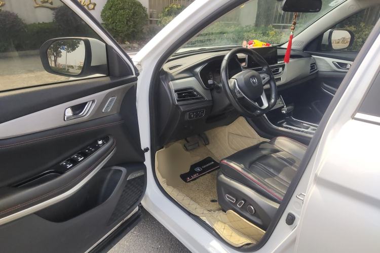 Used CHANGAN CS75 2018 1.8T Automatic 4x4 Zhiyao Model China V Emission Standard Driver Seat