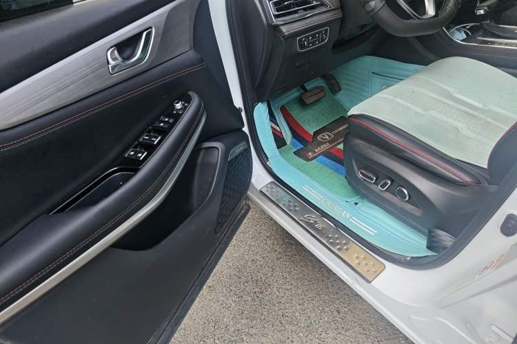 Used CHANGAN CS75 2018 280T Automatic Yazi Model China V Standard Driver Seat