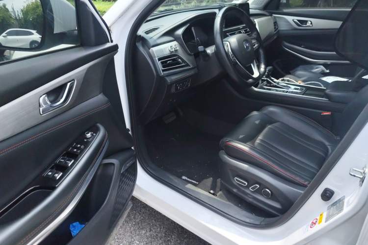 Used CHANGAN CS75 2018 280T Automatic Yazi Model China V Standard Driver Seat