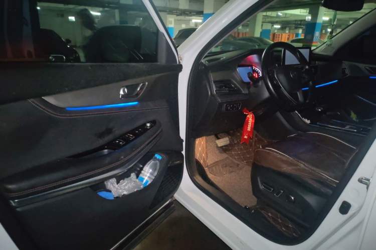 Used CHANGAN CS75 2018 280T Automatic Yazi Model China V Standard Driver Seat