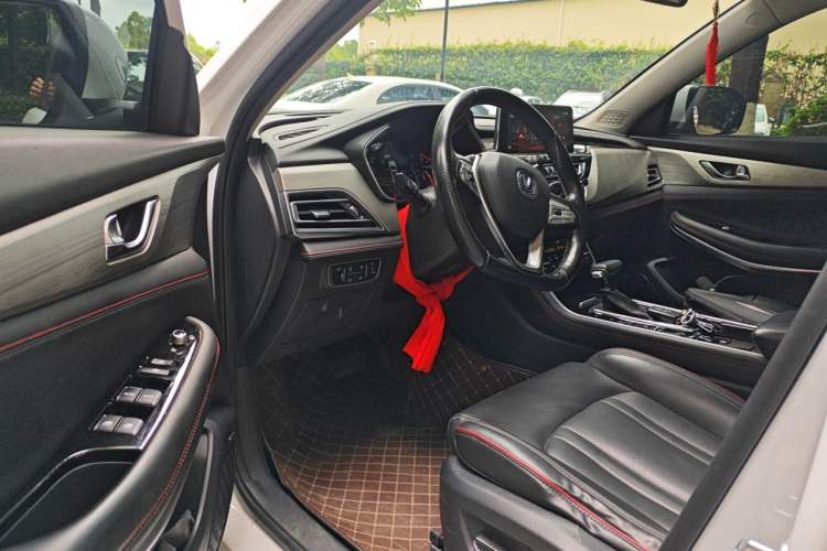 Used CHANGAN CS75 2018 280T Automatic Yazi Model China V Standard Driver Seat