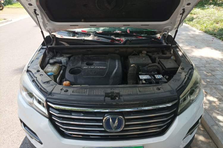 Used CHANGAN CS75 2018 280T Automatic Yazi Model China V Standard Engine Bay