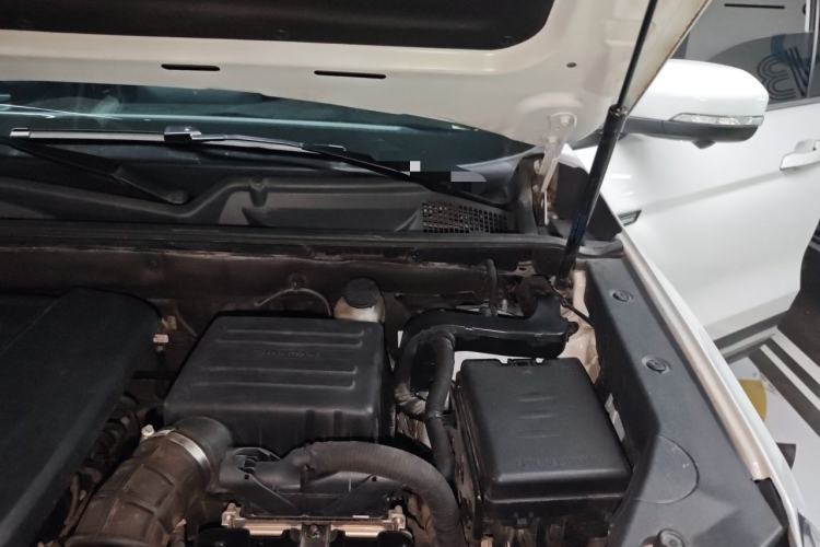 Used CHANGAN CS75 2018 280T Automatic Yazi Model China V Standard Engine Bay Left