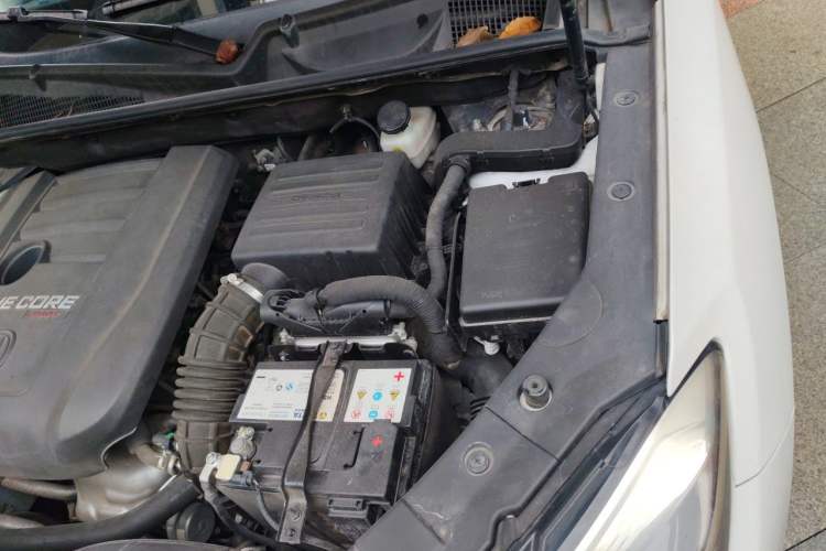 Used CHANGAN CS75 2018 280T Automatic Yazi Model China V Standard Engine Bay Left