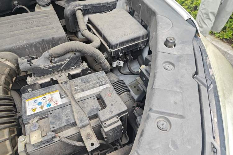 Used CHANGAN CS75 2018 280T Automatic Smart Edition China V-standard Engine Bay Left