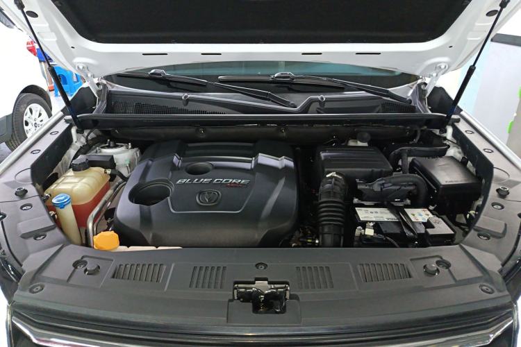 Used CHANGAN CS75 2018 280T Automatic Smart Model China V Standard Engine Bay