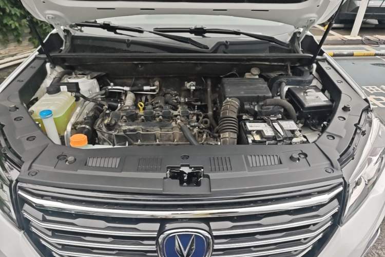 Used CHANGAN CS75 2018 280T Automatic Smart Edition China V-standard Engine Bay