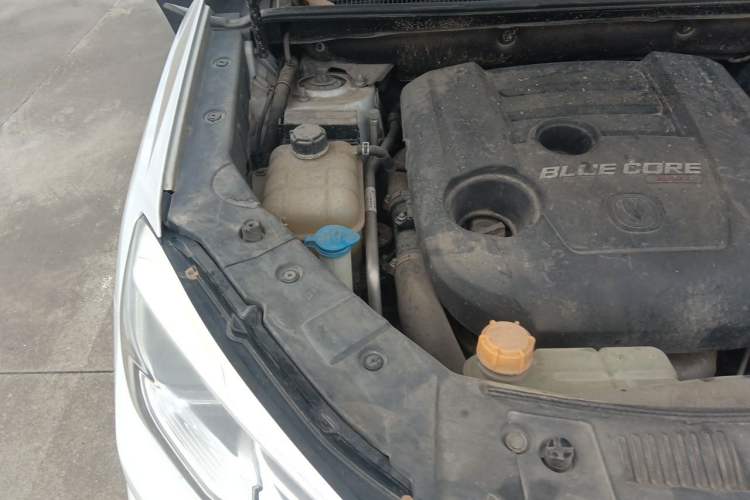 Used CHANGAN CS75 2018 280T Automatic Yazi Model China V Standard Engine Bay Right