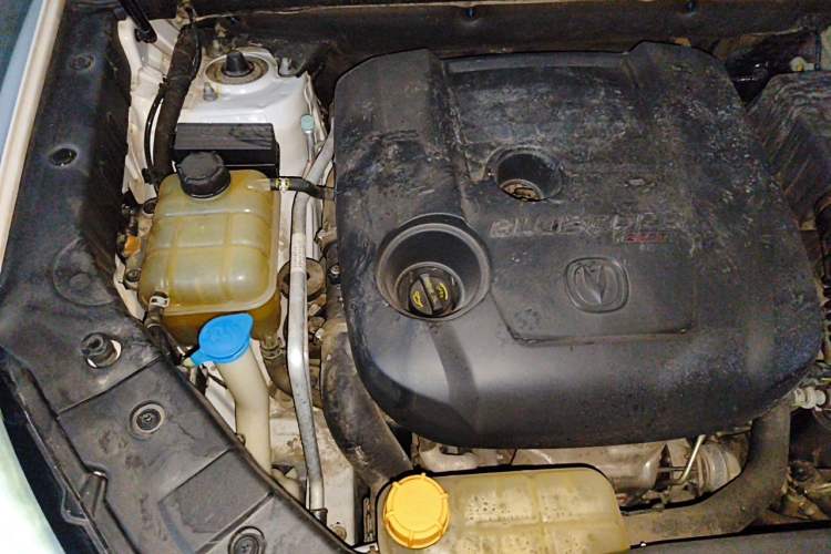 Used CHANGAN CS75 2018 280T Automatic Smart Model China V Standard Engine Bay Right