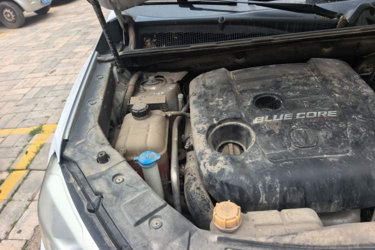 Used CHANGAN CS75 2018 280T Automatic Smart Edition China V-standard Engine Bay Right