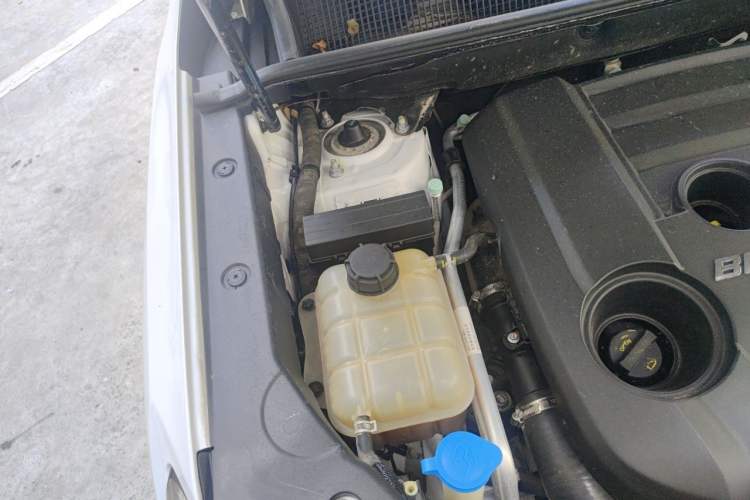 Used CHANGAN CS75 2018 280T Manual Elite Version China V Standard Engine Bay Right