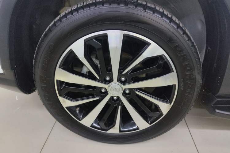 Used CHANGAN CS75 2018 280T Automatic Yazi Model China V Standard Exterior 6