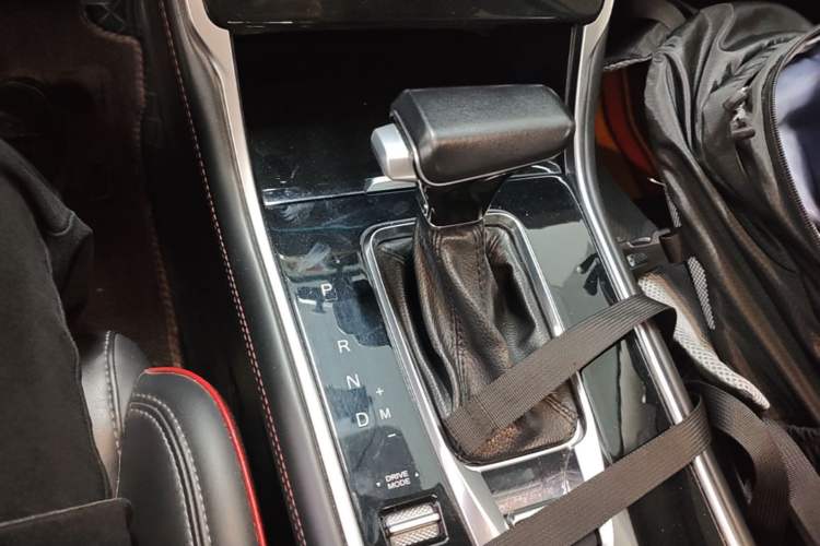 Used CHANGAN CS75 2018 280T Automatic Smart Edition China V-standard Gear Lever