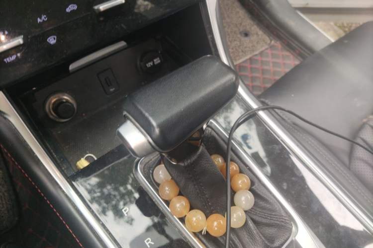 Used CHANGAN CS75 2018 280T Automatic Smart Edition China V-standard Gear Lever