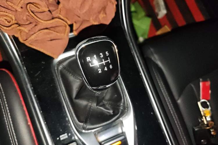 Used CHANGAN CS75 2018 280T Manual Yazi Trim Level China V Standard Gear Lever