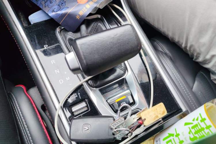 Used CHANGAN CS75 2018 280T Automatic Yazi Model China V Standard Gear Lever
