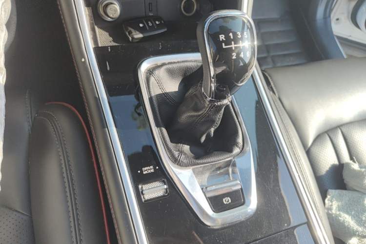 Used CHANGAN CS75 2018 280T Manual Yazi Trim Level China V Standard Gear Lever