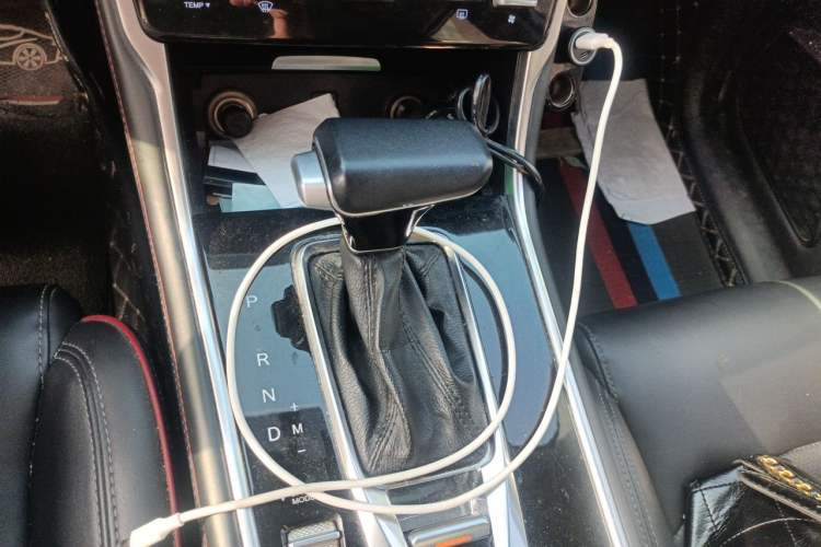 Used CHANGAN CS75 2018 280T Automatic Smart Edition China V-standard Gear Lever