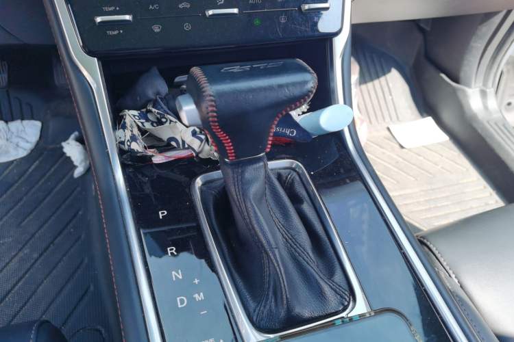 Used CHANGAN CS75 2018 280T Automatic Yazi Model China V Standard Gear Lever