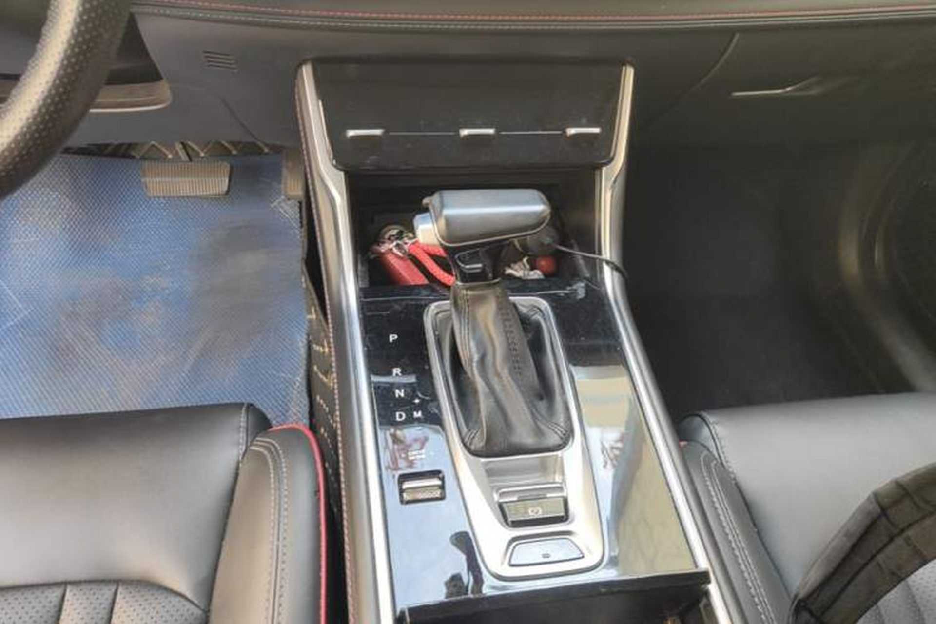 Used CHANGAN CS75 2018 280T Automatic Smart Edition China V-standard Gear Lever