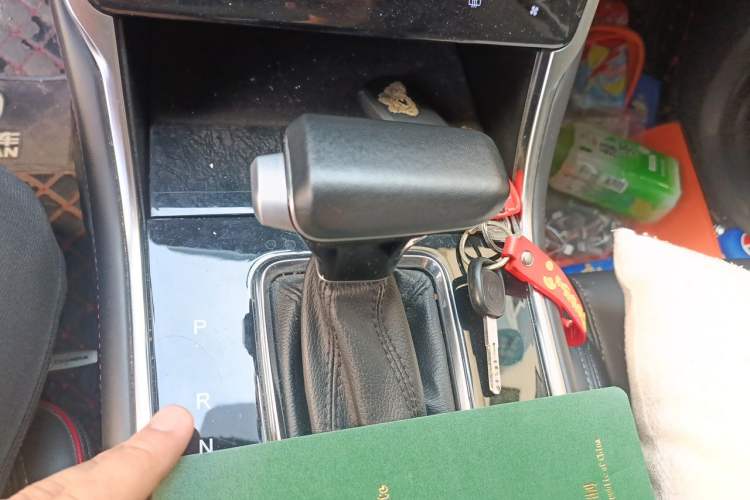 Used CHANGAN CS75 2018 280T Automatic Smart Edition China V-standard Gear Lever
