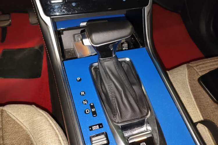 Used CHANGAN CS75 2018 280T Automatic Smart Edition China V-standard Gear Lever