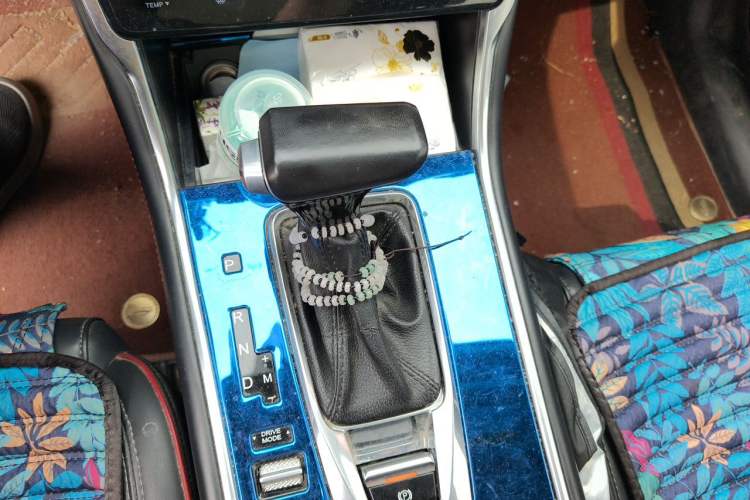 Used CHANGAN CS75 2018 280T Automatic Smart Edition China V-standard Gear Lever