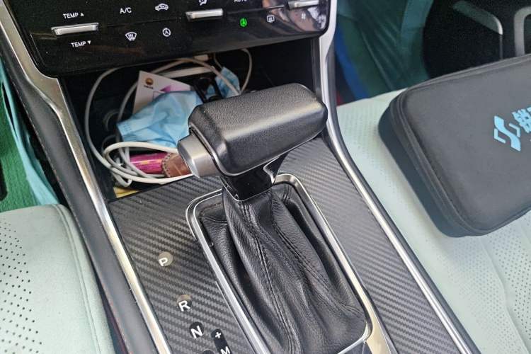 Used CHANGAN CS75 2018 280T Automatic Yazi Model China V Standard Gear Lever