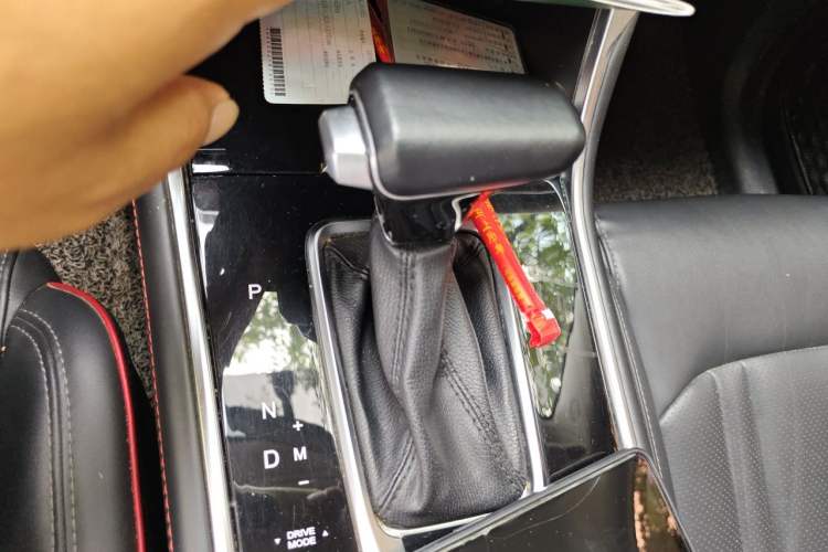 Used CHANGAN CS75 2018 280T Automatic Smart Edition China V-standard Gear Lever
