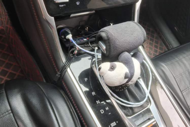 Used CHANGAN CS75 2018 280T Automatic Smart Edition China V-standard Gear Lever